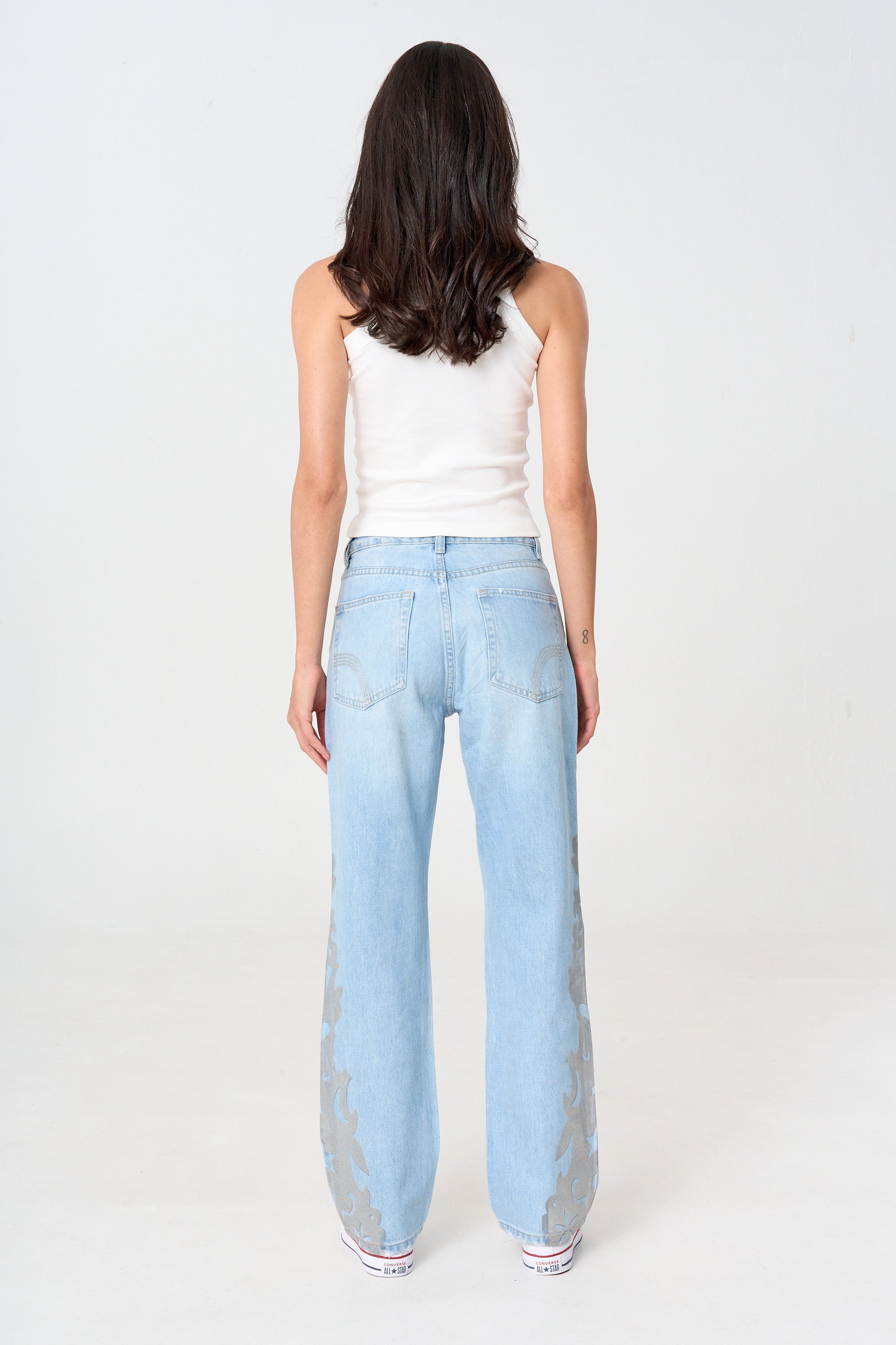 jean femenino azul claro con estampado